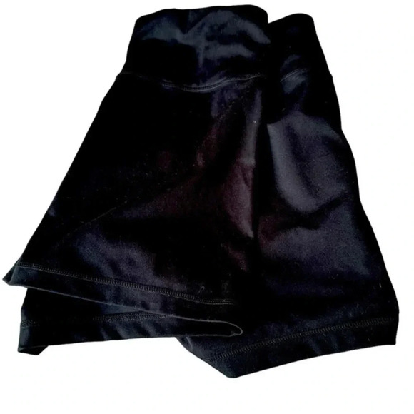 3X Yogalogic Black biker shorts in excellent condition. Worn 1x by‎ me! - Picture 2 of 4